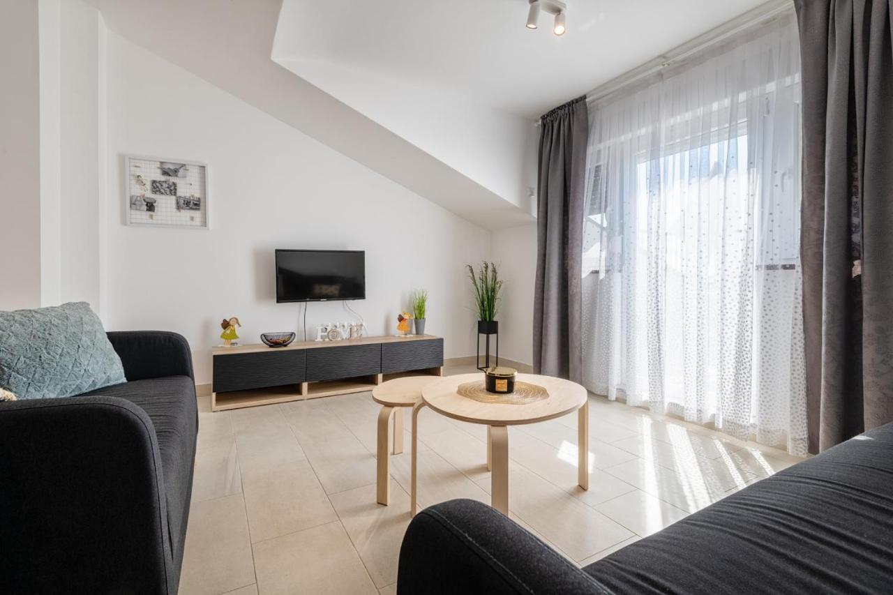 Apartment Familia Неум Экстерьер фото