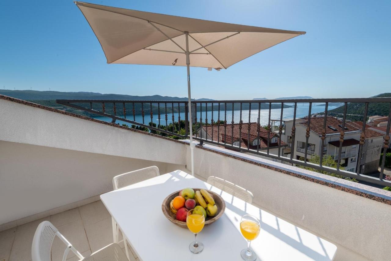 Apartment Familia Неум Экстерьер фото