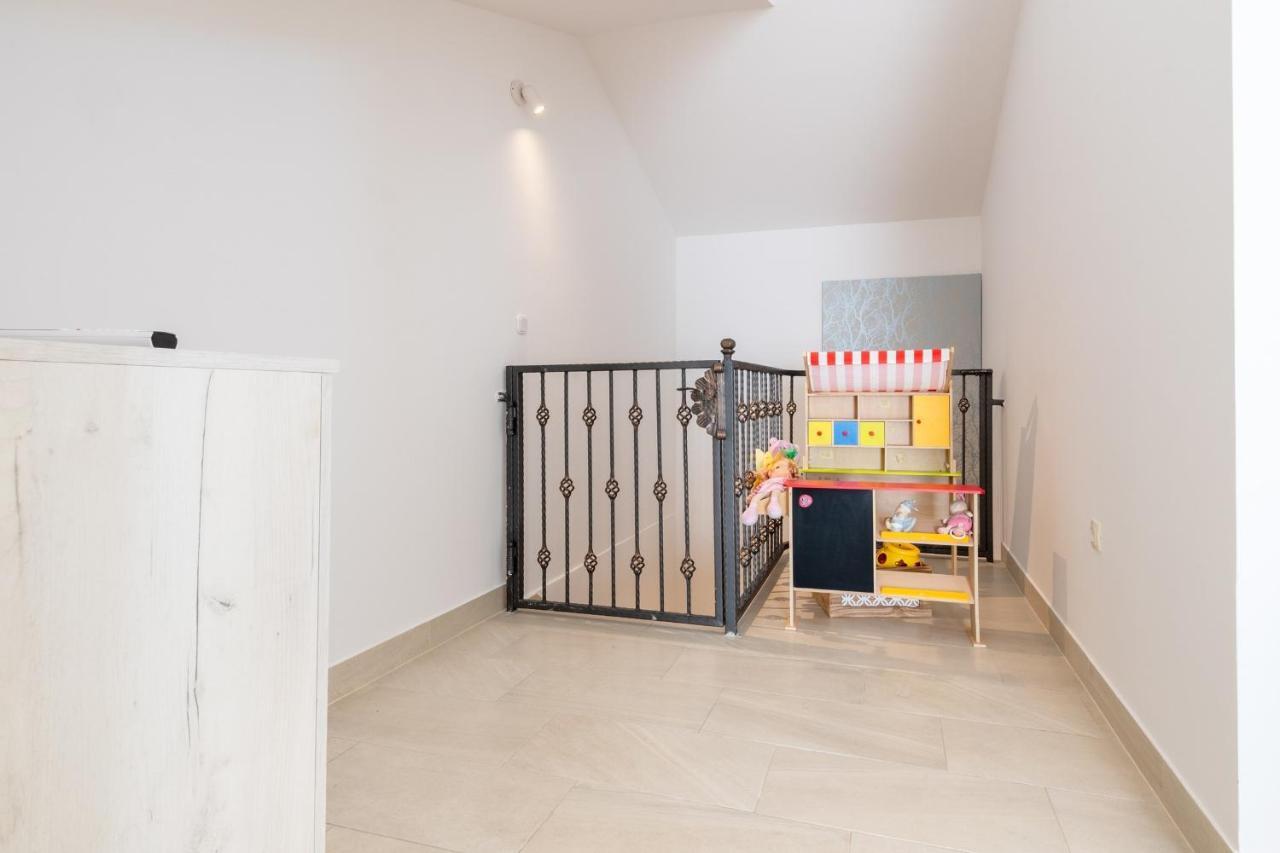 Apartment Familia Неум Экстерьер фото